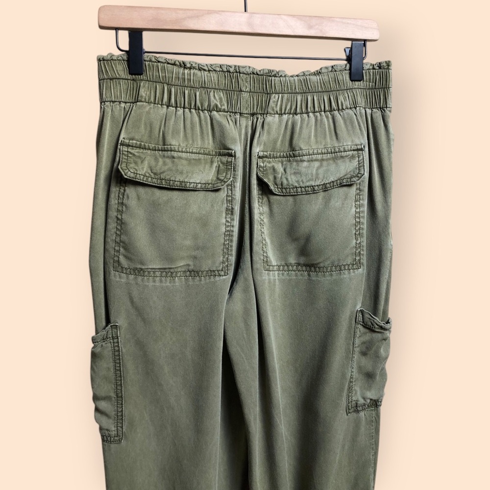 Free People Summers Over Cargo Pants Army Green Crop Jogger Women’s Size 6 - Picture 14 of 16